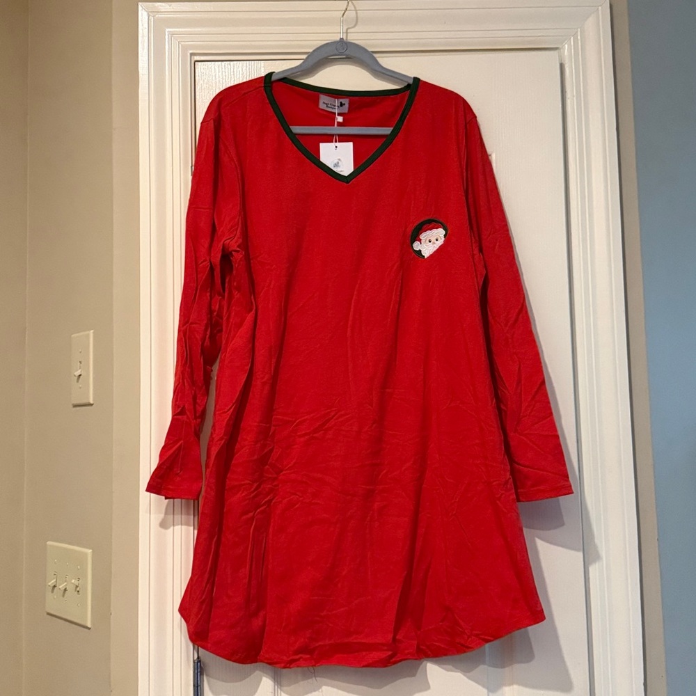 NWT Magic Kingdom Boutique Red V-Neck Santa Long Sleeve Sleep Shirt XL